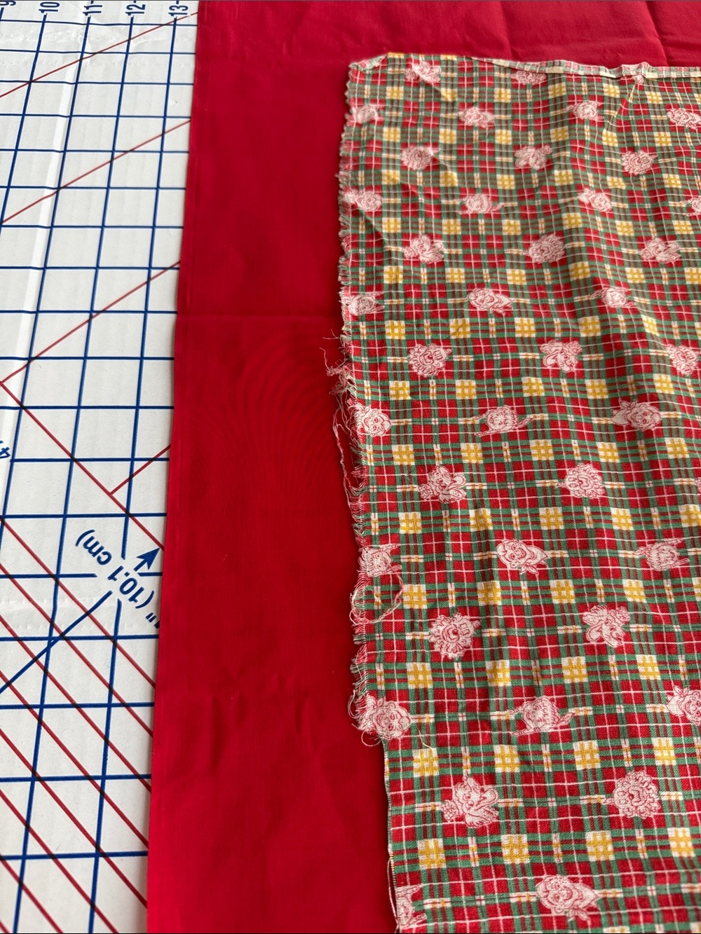 Vintage Feed Sack Style Floral Plaid Fabric + Red Cotton Lot - Picture 9 of 16